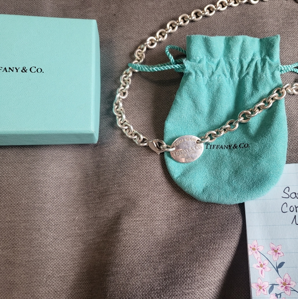 Tiffany & co return to tiffany oval tag choker.